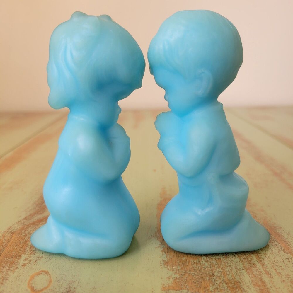 Vintage Fenton Blue Satin Custard Glass Praying Children Figurines 
Boy & Girl